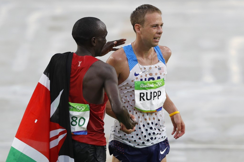  Kipchoge delivers expected men’s marathon gold as Rupp takes bronze in second race at Rio 2016