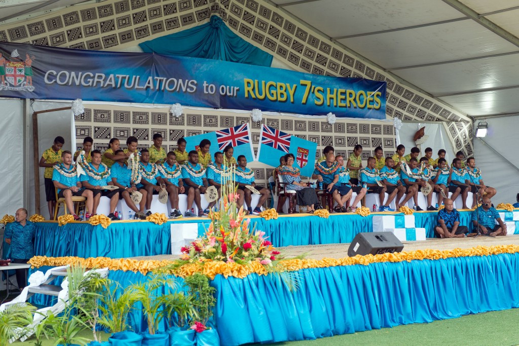 Fiji's rugby sevens team are congratulated following their journey home ©Getty Images
