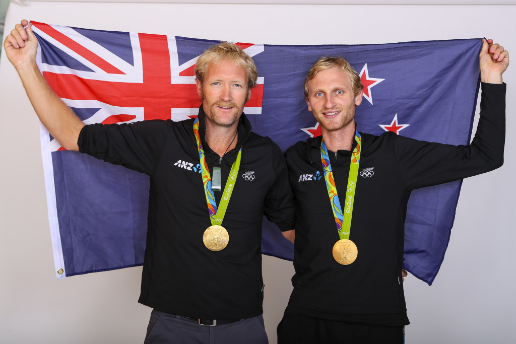 Gold medal winning rowers Hamish Bond and Eric Murray pose following their return to New Zealand ©Getty Images