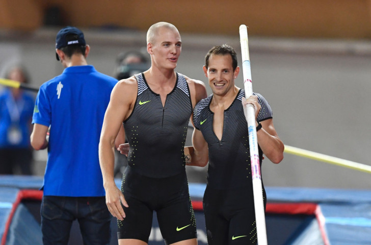 Sam Kendricks of the United States (left), bronze medallist at the Rio 2016 Games behind silver medallist and world record holder Renaud Lavillenie (right), earned victory in Lausanne with a clearance of 5.92m, a meeting record ©Getty Images
