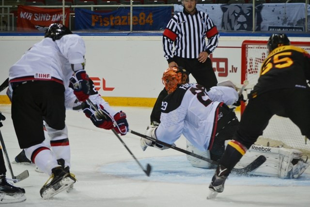 Germany thrashed Japan in their Pyeongchang 2018 qualification tournament opener ©IIHF