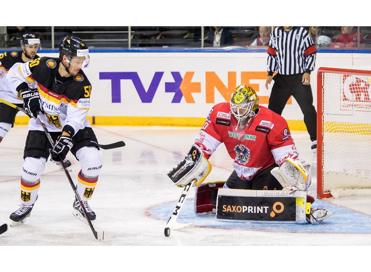 Germany thrashed Austria to pick up their second win of the tournament ©IIHF