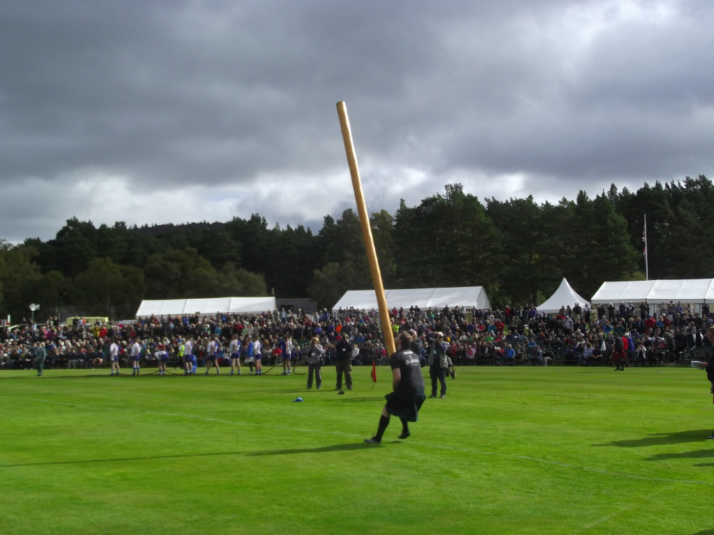 Tossing the caber is among the most popular events at the Braemar Gathering ©Philip Barker/ITG