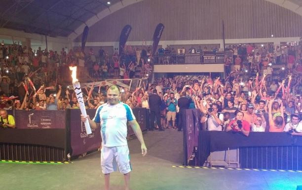 Gledson Soares, the first Paralympic swimmer from the state of Rio Grande do Norte, closed the Torch Relay in Natal at a special ceremony ©Rio 2016/Saulo Pereira Guimarães