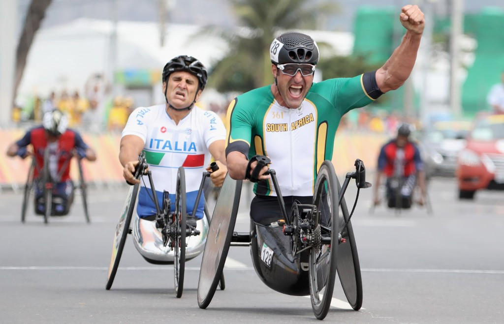 South Africa's Ernst van Dyk denied Italy's Alessandro Zanardi a fourth Paralympic gold medal as he took victory in the men's road race H5 competition ©Getty Images
