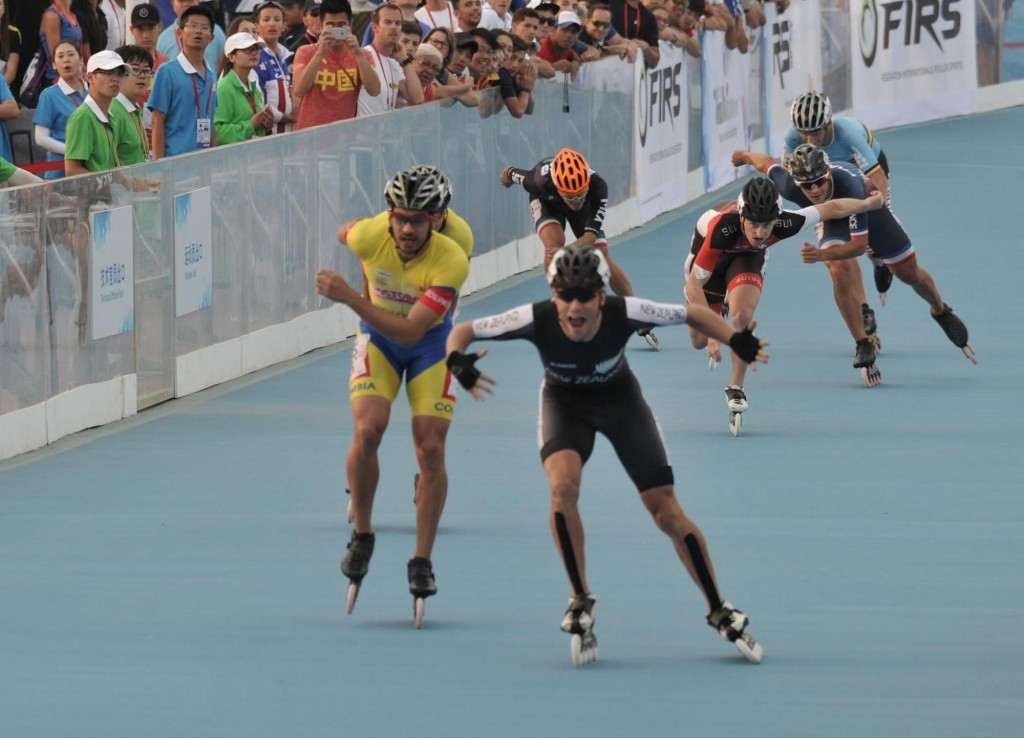 Peter Michael of New Zealand lived up to his favourite billing as he clinched a second gold medal at the World Speed Skating Championships ©FIRS
