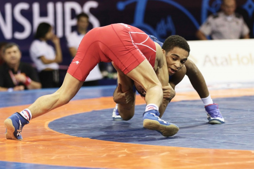 American Kurt McHenry produced a fine display as he beat European champion Mahir Mammadazada of Azerbaijan to secure the gold medal in the men's 42 kilograms freestyle competition ©UWW