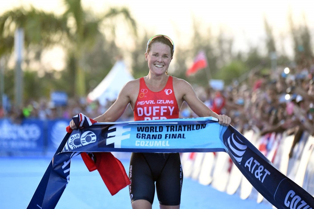 Flora Duffy was able to savour her victory in the World Triathlon Grand Final ©ITU
