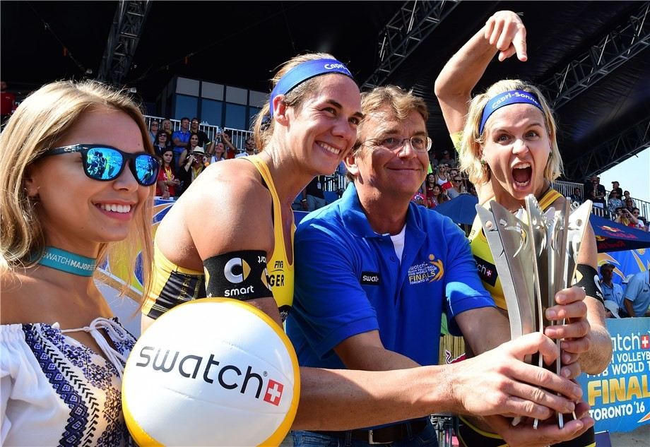 Germany's Laura Ludwig and Kira Walkenhorst won the women's title in Toronto ©FIVB