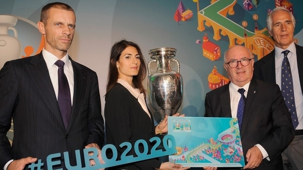 Rome revealed their branding in a ceremony attended by both the Mayor of Rome, Virginia Raggi, left centre, and newly elected UEFA President Aleksander Čeferin of Slovenia, left ©UEFA