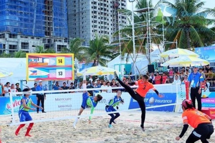 Sepak takraw action between Laos and The Philippines at the Asian Beach Games ©Danang 2016