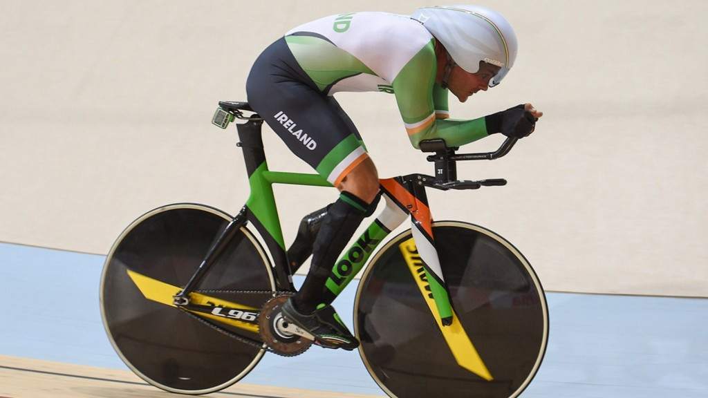 Colin Lynch will attempt the hour record tomorrow ©UCI