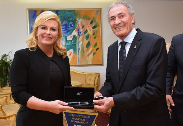 IHF President Hassan Moustafa (right) met Croatia's President Kolinda Grabar-Kitarovic (left) during the visit ©IHF