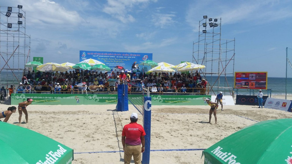 Fans out in force as Qatar and Thailand take showpiece beach volleyball titles at Danang 2016 