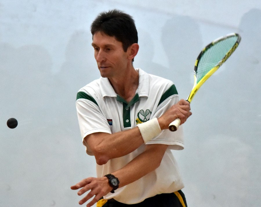 South African Craig van der Wath claimed the men’s over-50 gold to become the first player in Masters Squash history to win six career titles ©Masters Squash