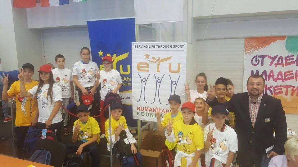 The ETU organised a “Back to School 2016” programme to motivate young athletes ©ETU