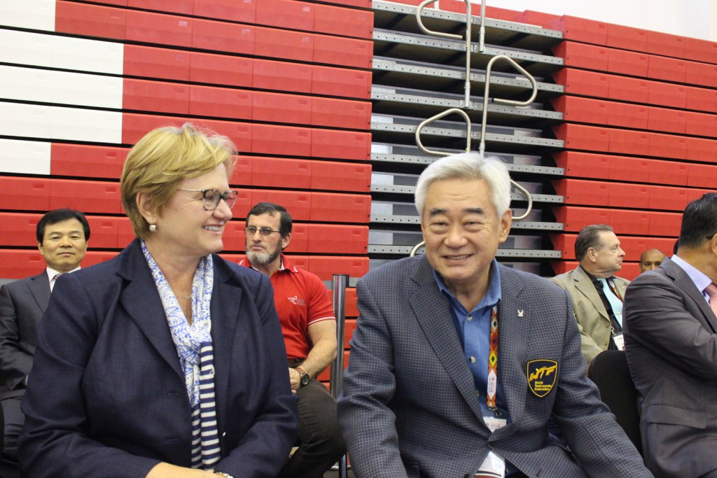 The First Lady of Peru, Nancy Lange Kuczynski, attended the final day’s action and watched with WTF President Chungwon Choue ©WTF