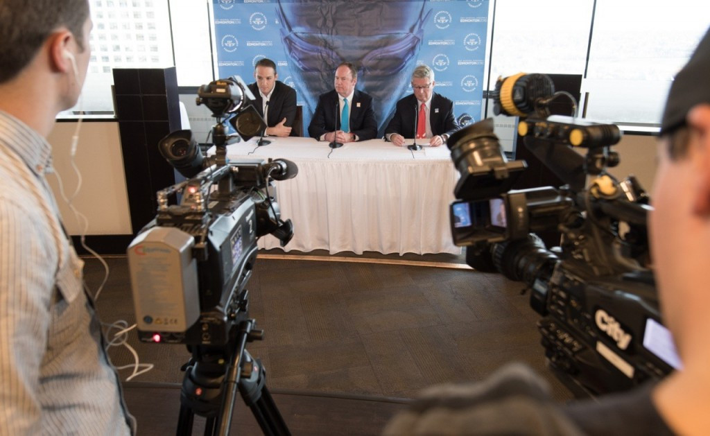 Reg Miley, right, joined CGF chief executive David Grevemberg, left, and Commonwealth Games Canada President Rick Powers, centre, at a press conference to launch the CGF General Assembly in Edmonton ©CGF