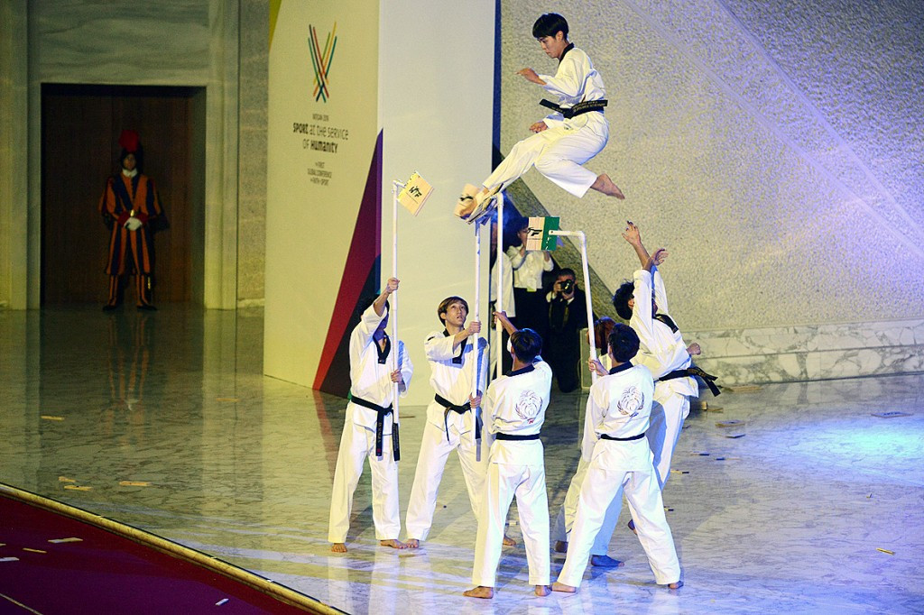 The WTF demonstration team performed their trademark high-flying routine at the Vatican's Paul VI Audience Hall ©WTF