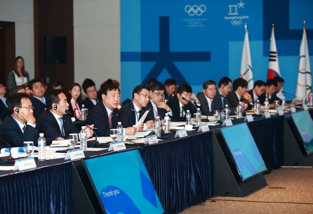 Pyeongchang 2018 President Lee Hee-beom (centre) has also targeted a greater promotional drive ©Pyeongchang 2018