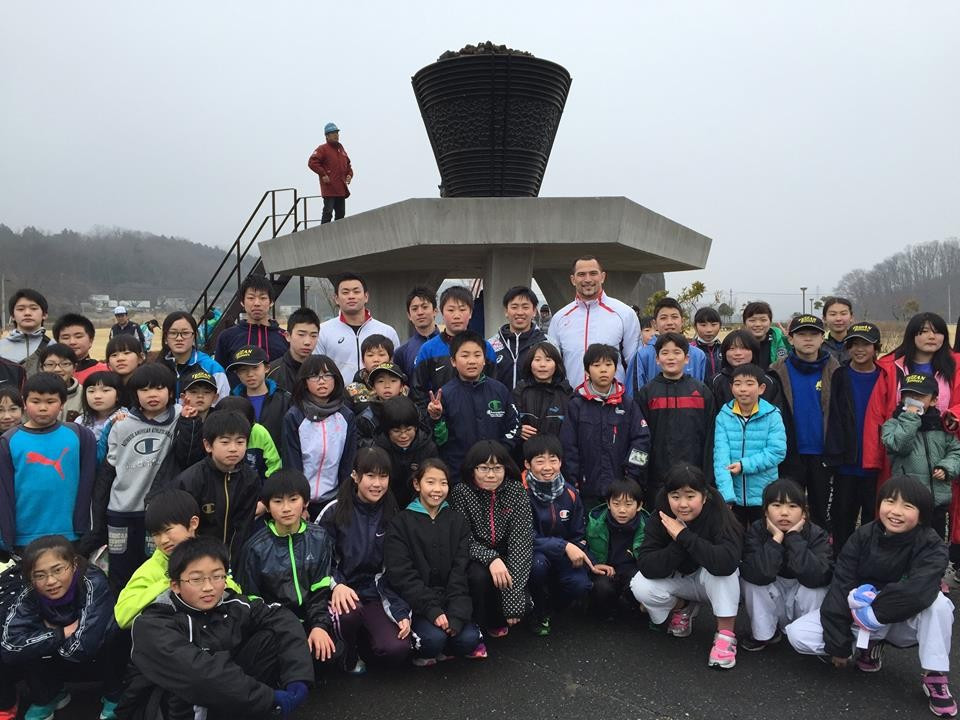 Tokyo 2020 sports director Koji Murofushi visited Ishinomaki in March with the Olympic Cauldrom from Tokyo 1964 on the fifth anniversary of the earthquake and tsunami ©Facebook