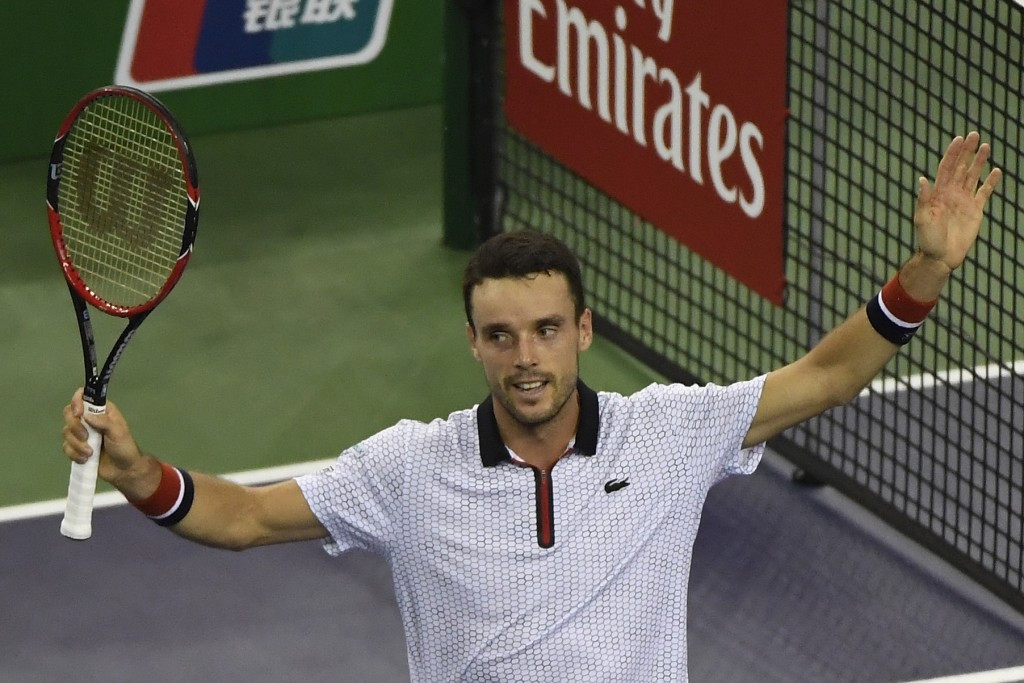 Bautista Agut stuns Djokovic to set up Shanghai Masters final with Murray