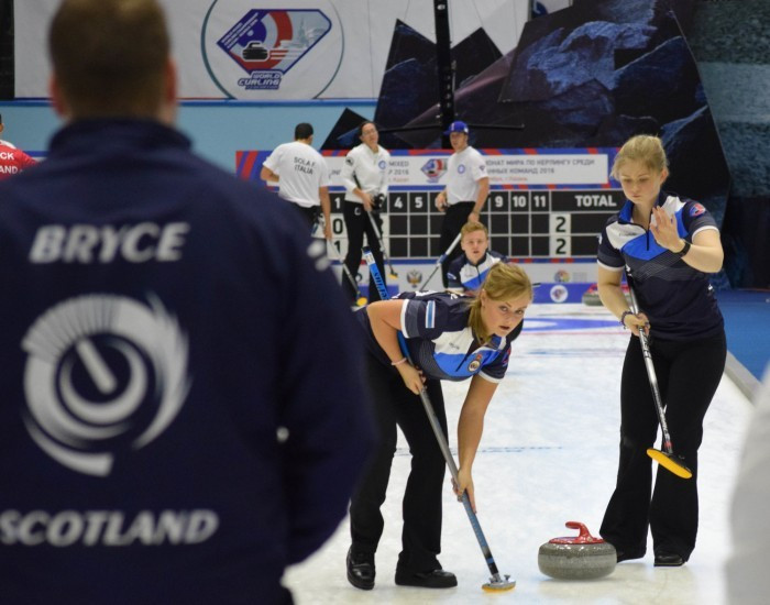 Norway earn narrow win to begin title defence on high at World Mixed Curling Championships