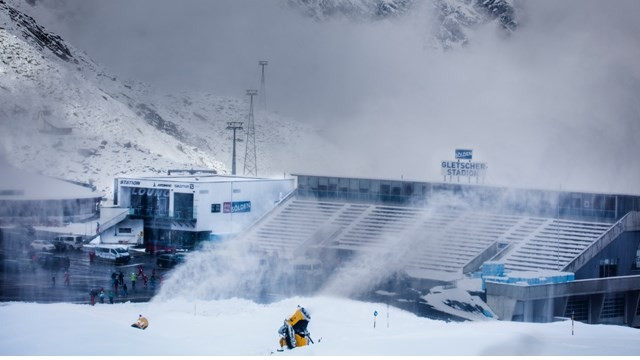 FIS race director Markus Mayr has hailed conditions at the Rettenbach Glacier in Sölden as perfect ©FIS