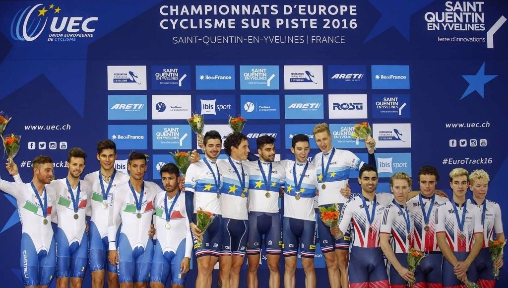 France (centre) claimed a stunning victory in the men's team pursuit event on home soil on day two of the UEC European Track Championships ©UEC