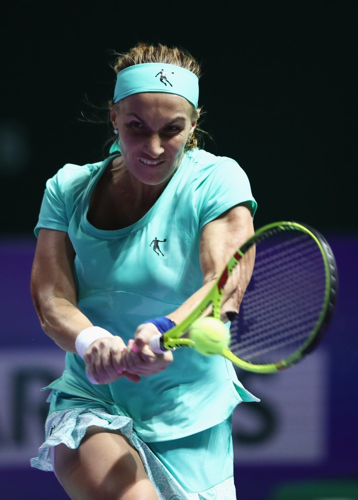 Kuznetsova a cut above at WTA Finals after impromptu haircut 