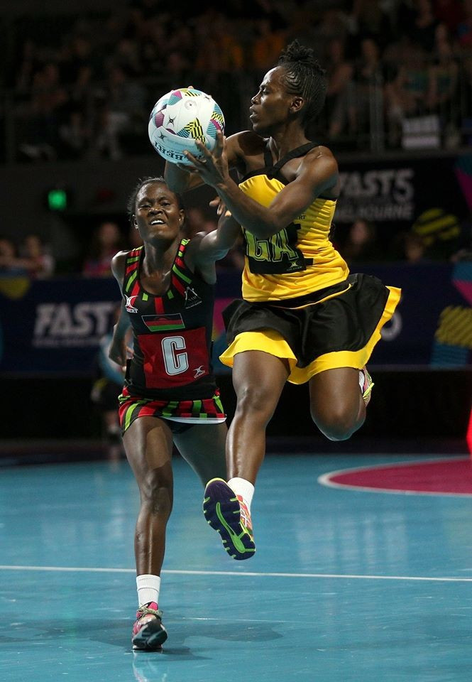In the day's other action Jamaica, right, were heavily beaten by Malawi, left, 46-12 ©Fast5Netball/Facebook