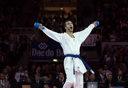 Amir Mehdizadeh claimed Iran's second gold medal of the day with victory in the men's under 60kg kumite final ©WKF