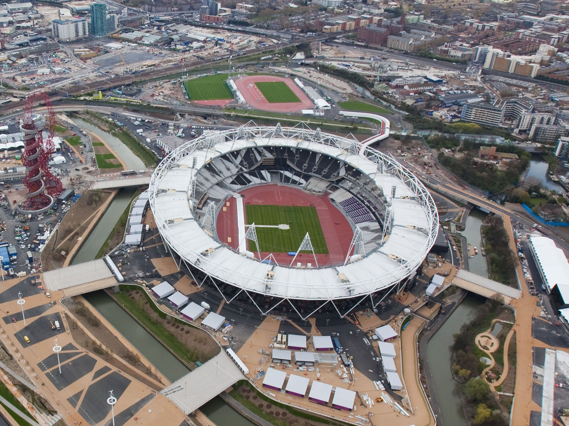 West Ham United insist they can veto groundshare at London 2012 Olympic Stadium