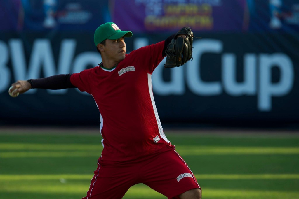 Mexico boosted their hopes of qualifying for the super round ©WBSC