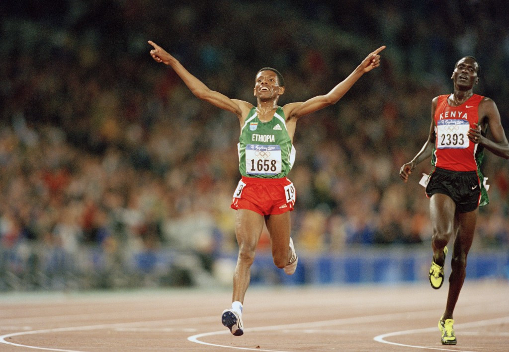 Haile Gebrselassie won the second of his two 10,000m Olympic gold medals at Sydney 2000 ©Getty Images