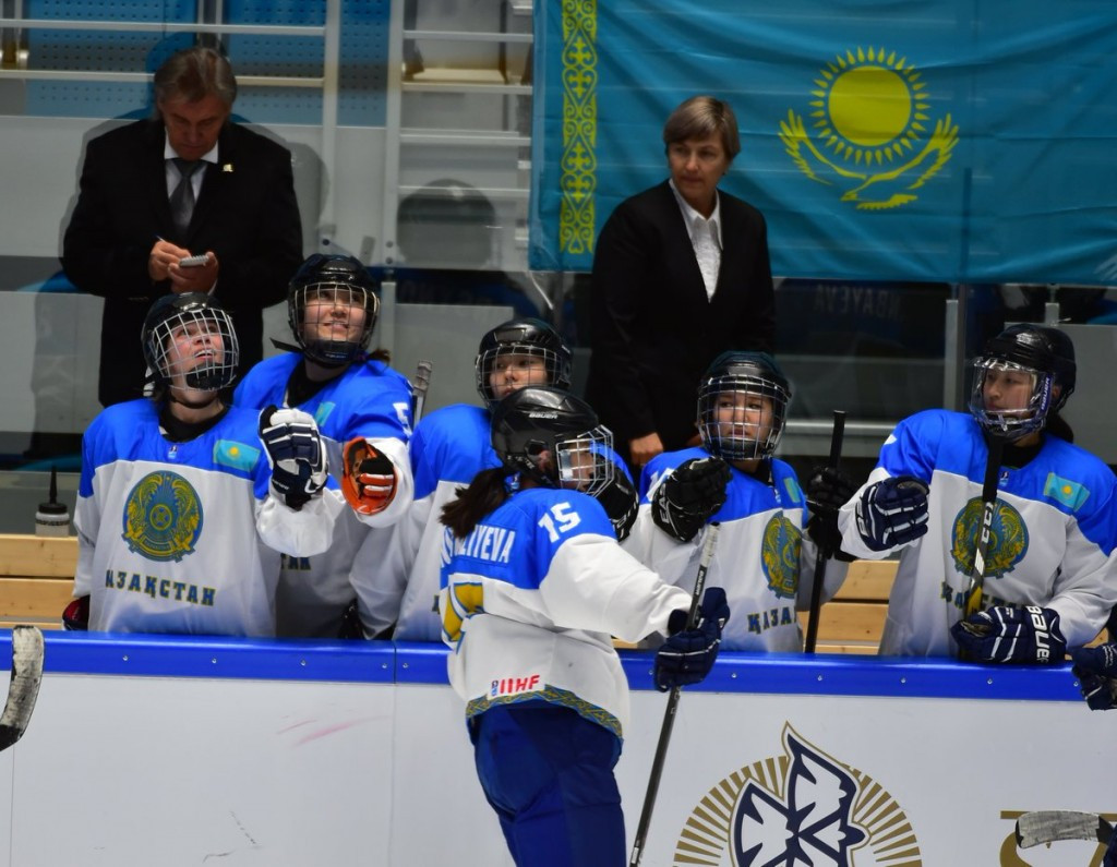 Kazakhstan and Italy reach third preliminary phase of Pyeongchang 2018 women's ice hockey qualifying 