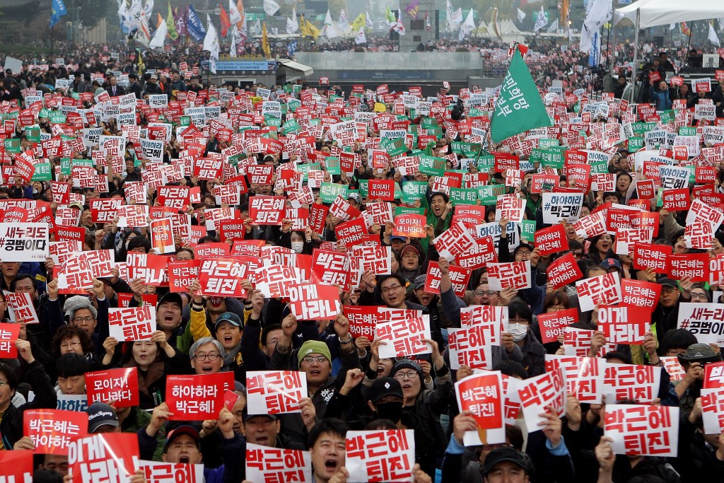 South Korean protesters take to the streets of Seoul to demonstrate against the Government of Park Geun-hye ©Getty Images