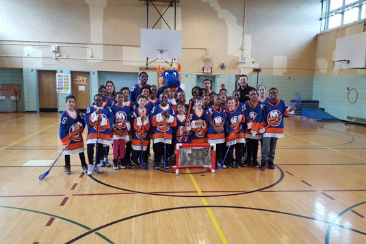 The New York Islanders are set to expand their school floorball programme ©NHL