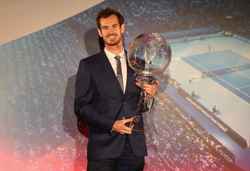 Andy Murray was presented with the world number one trophy ahead of the tournament ©Getty Images