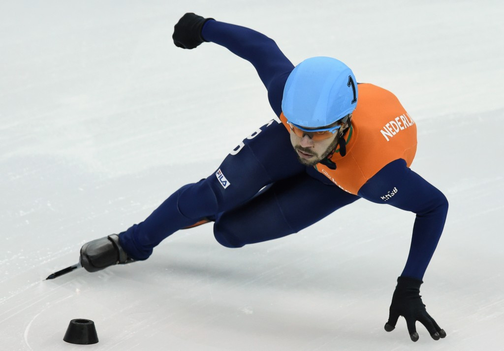 Sjinkie Knegt set a new world record at the Olympic Oval in Salt Lake City en-route to the 1500 metres title  ©Getty Images 