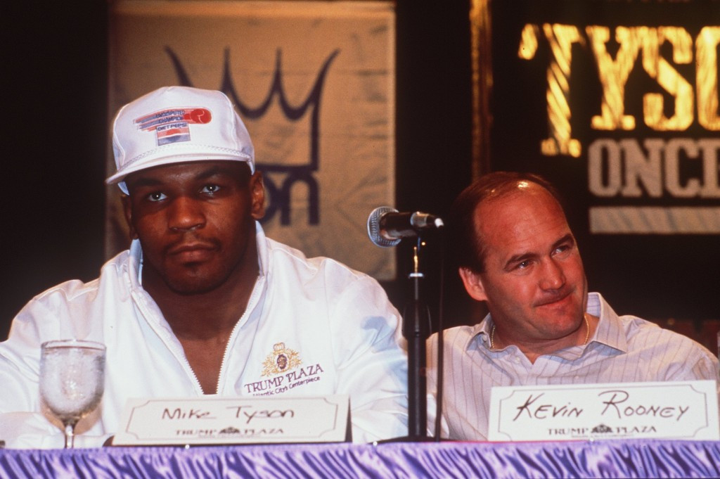 Mike Tyson wears the logo of Trump Plaza after beating Michael Spinks in 1988 ©Getty Images