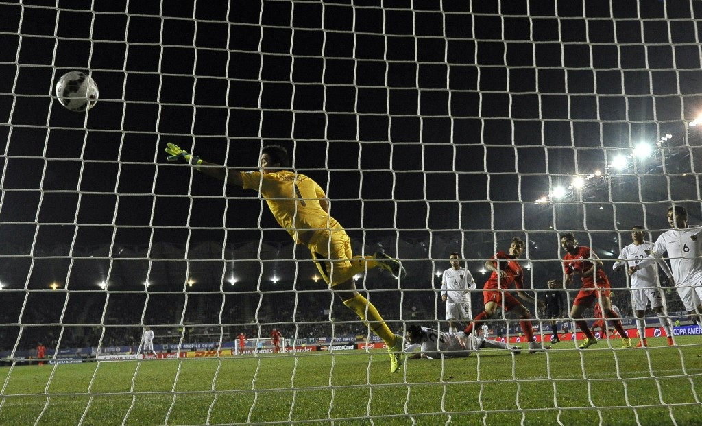 Guerrero hat-trick sends Peru into Copa América semi-final