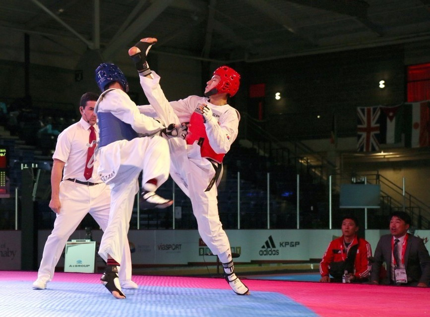 Chan-ho Jung (red) was one of three South Korean gold medallists today at the WTF World Junior Championships ©WTF