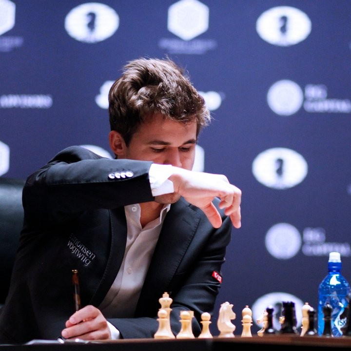 Magnus Carlsen faced problems for the first time in the final ©FIDE