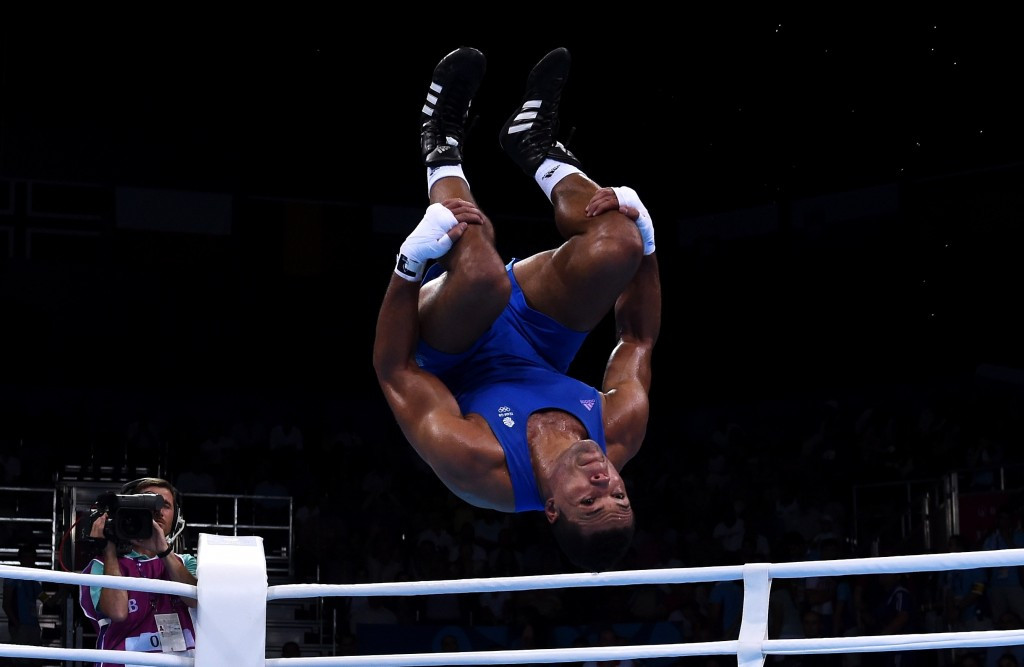 Britain's Joe Joyce celebrates winning the men's over 91 kilogram super-heavyweight boxing final ©Getty Images