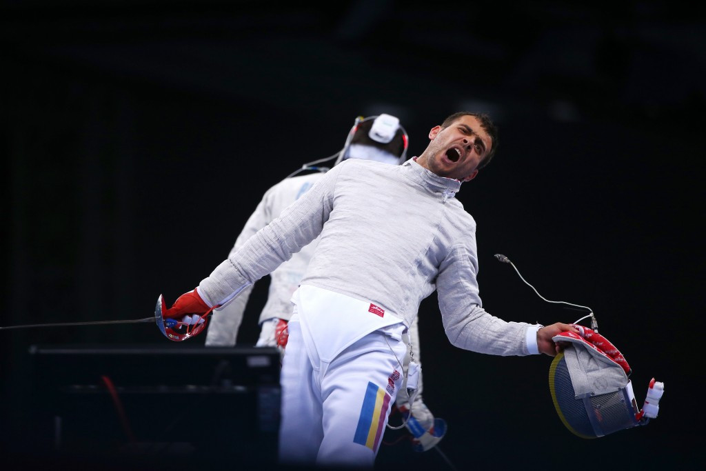 Romania fell to defeat to Italy in the men's fencing team sabre final ©Getty Images