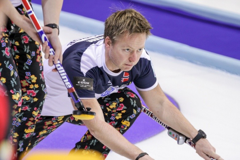 Norway earn men's semi-final spot at European Curling Championships