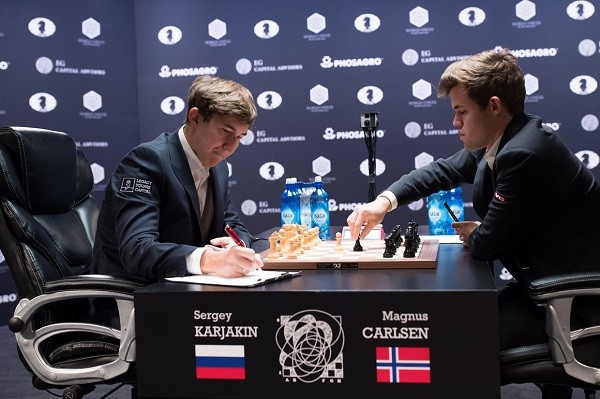 Sergey Karjakin moved closer to earning the World Chess Championship title ©FIDE