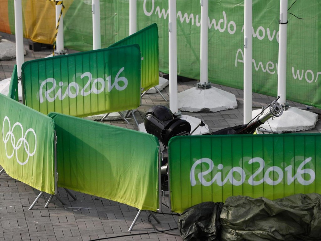 Illegal "fighter kite" blamed for overhead camera falling in Olympic Park during Rio 2016 