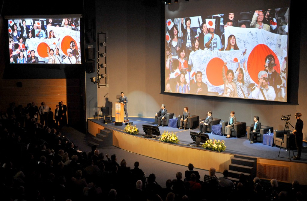 Tokyo 2020 pictured presenting during the 2013 SportAccord Convention in Saint Petersburg ©Getty Images
